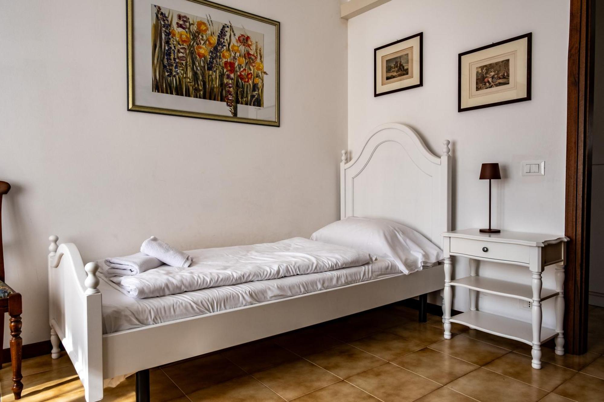 Villa Carini With 3000 Mq Garden & Heated Pool 카스텔누보델가다 외부 사진