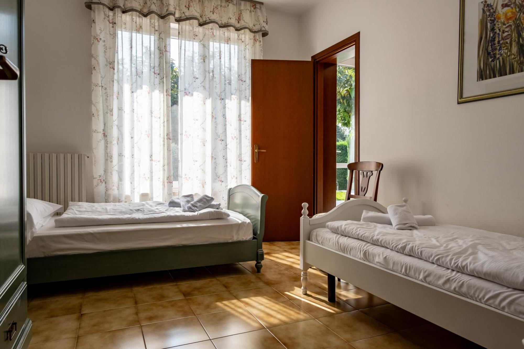 Villa Carini With 3000 Mq Garden & Heated Pool 카스텔누보델가다 외부 사진
