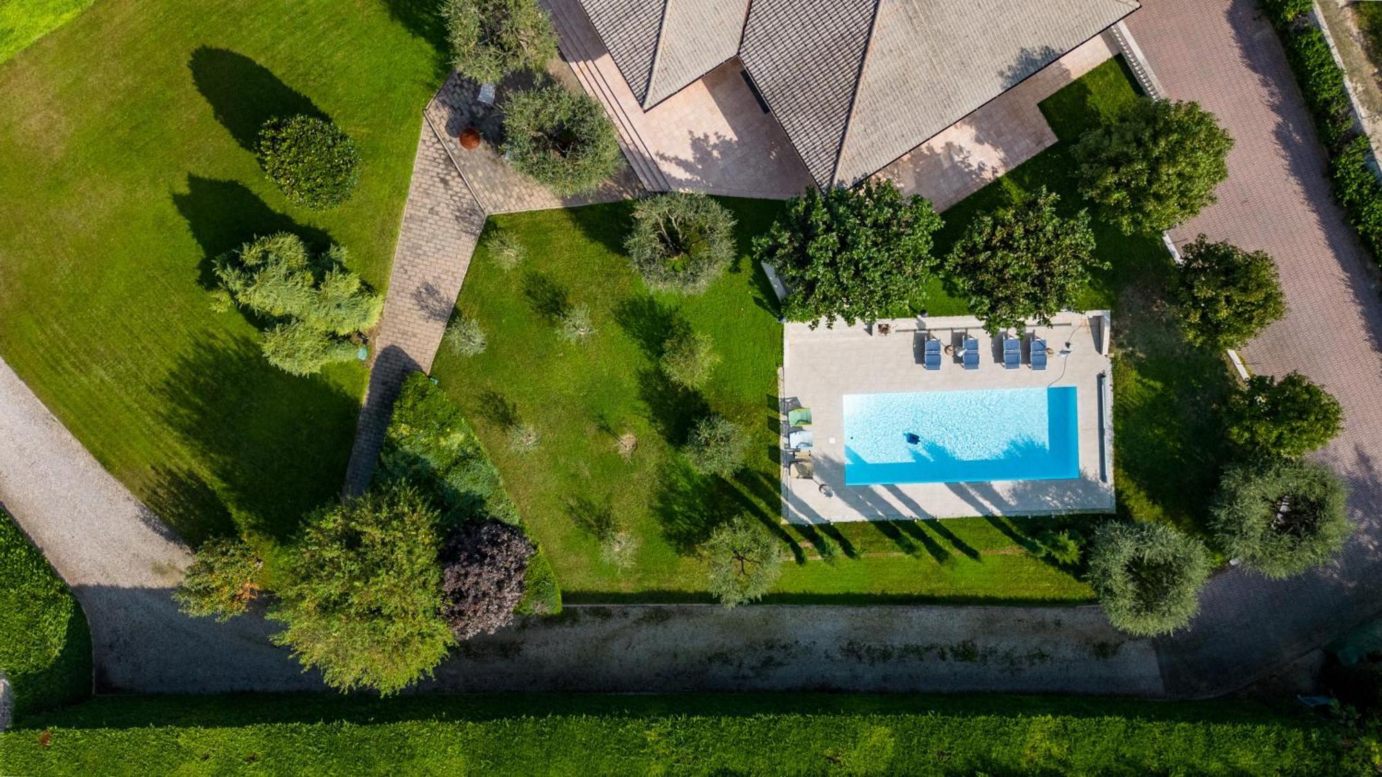 Villa Carini With 3000 Mq Garden & Heated Pool 카스텔누보델가다 외부 사진