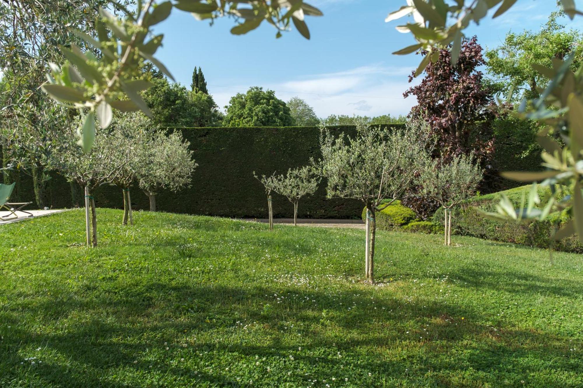 Villa Carini With 3000 Mq Garden & Heated Pool 카스텔누보델가다 외부 사진