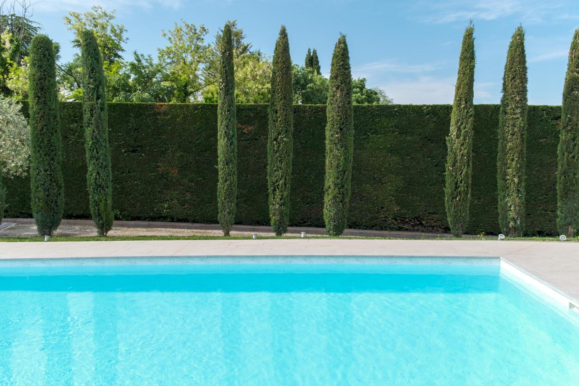 Villa Carini With 3000 Mq Garden & Heated Pool 카스텔누보델가다 외부 사진