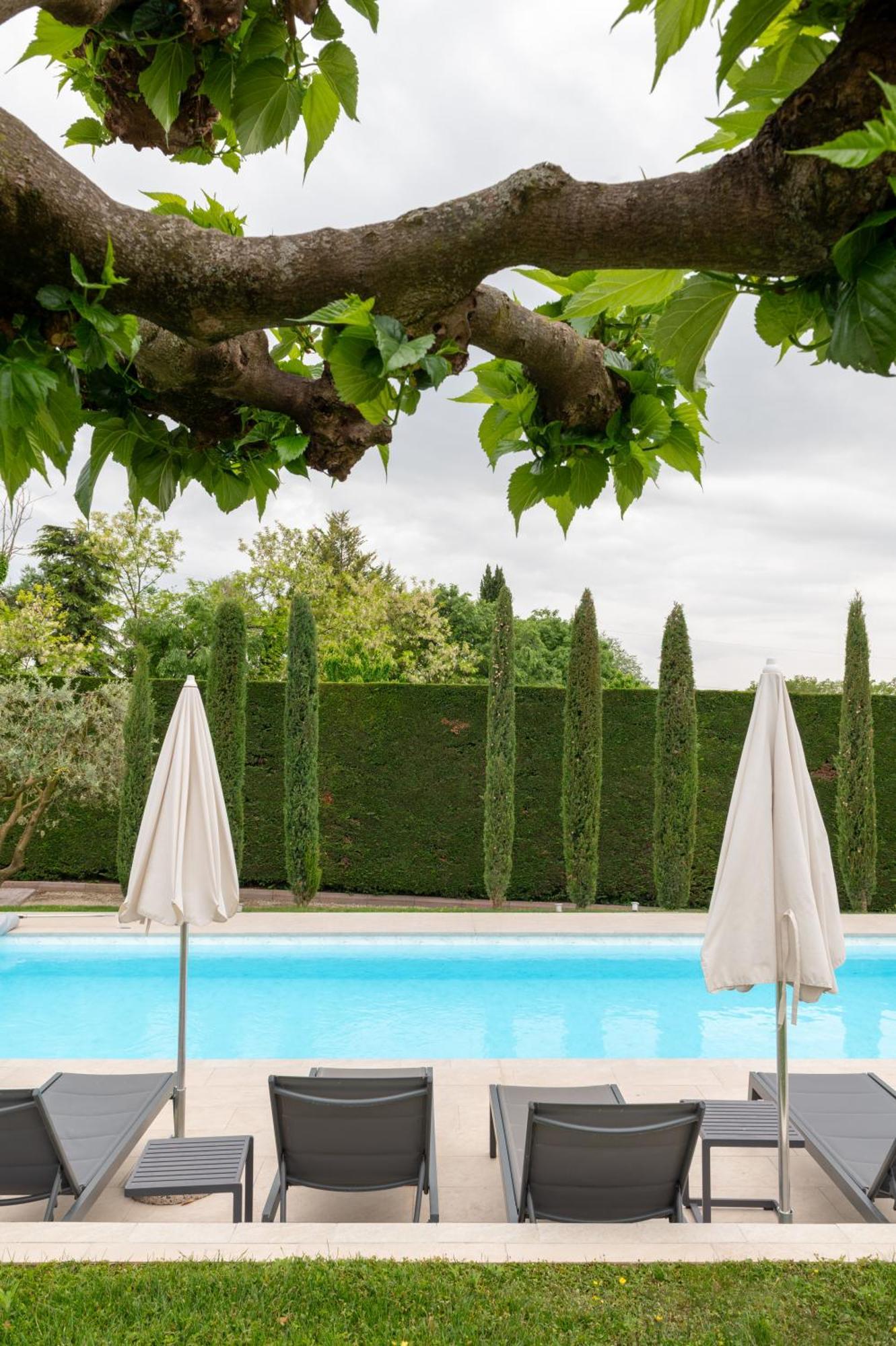 Villa Carini With 3000 Mq Garden & Heated Pool 카스텔누보델가다 외부 사진