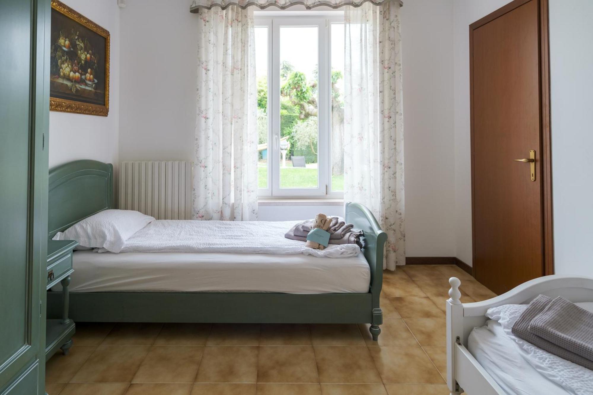 Villa Carini With 3000 Mq Garden & Heated Pool 카스텔누보델가다 외부 사진