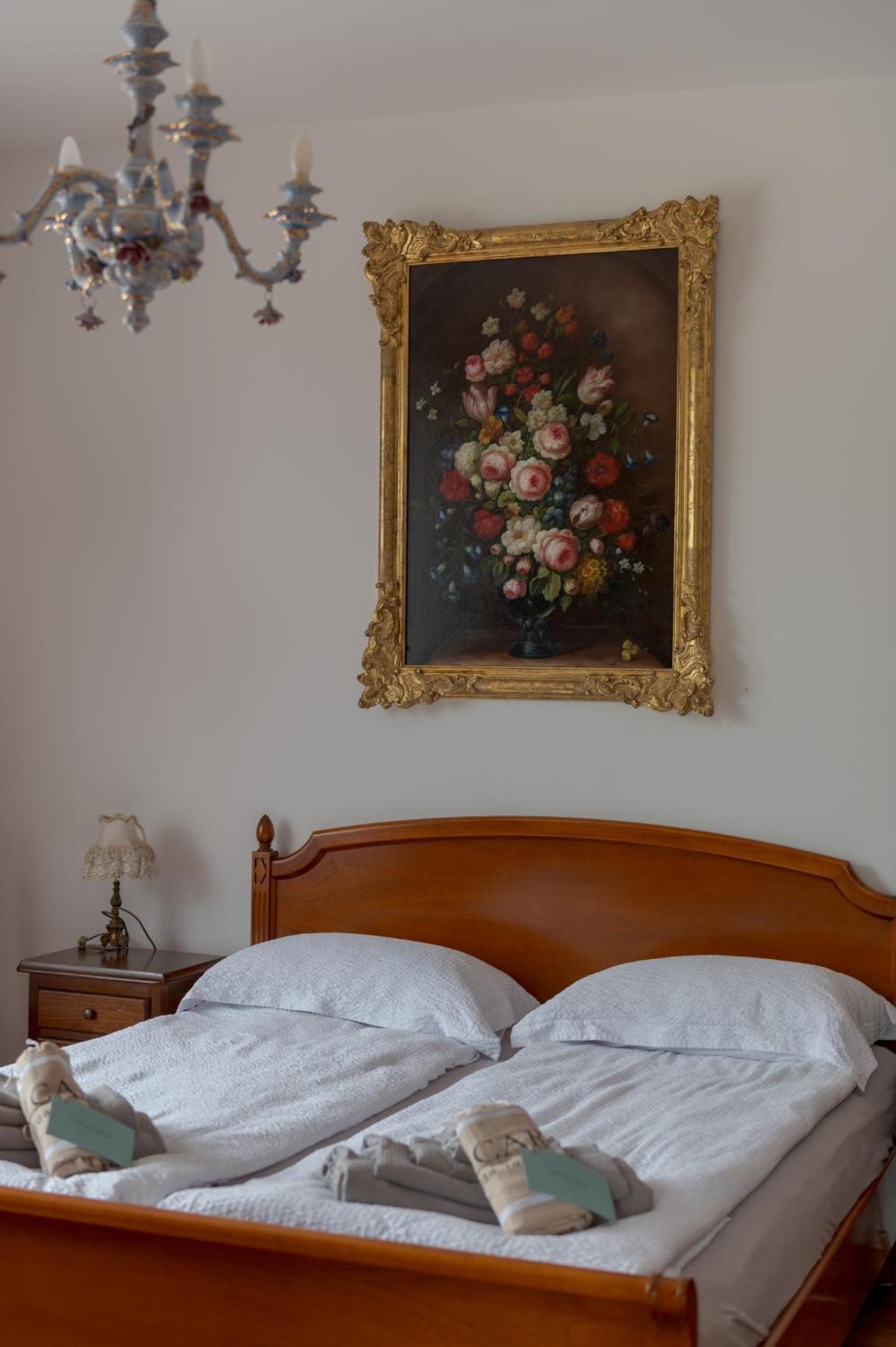 Villa Carini With 3000 Mq Garden & Heated Pool 카스텔누보델가다 외부 사진